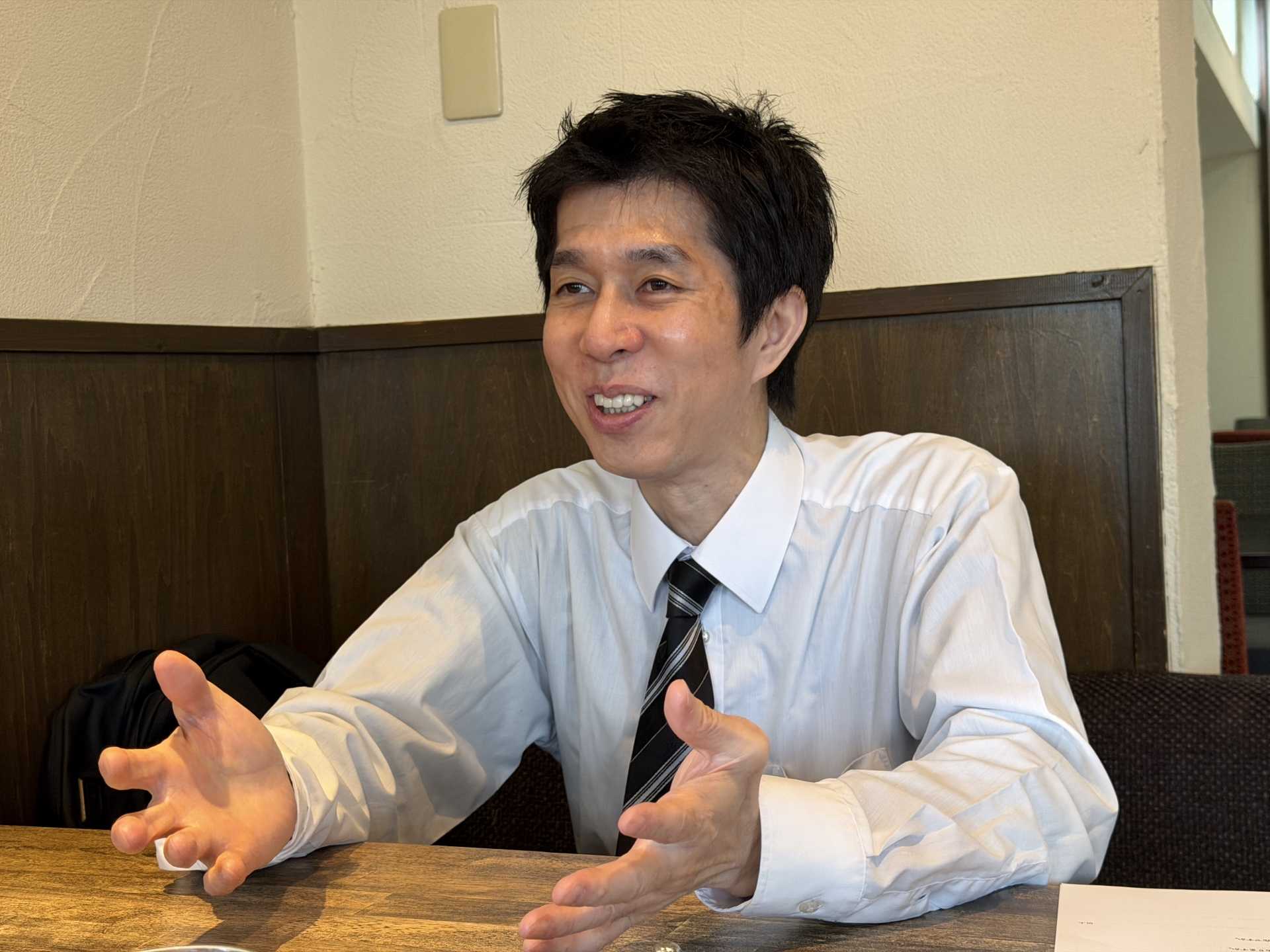 株式会社港屋珈琲 代表取締役 小林様（外国人スタッフの採用について語る様子）